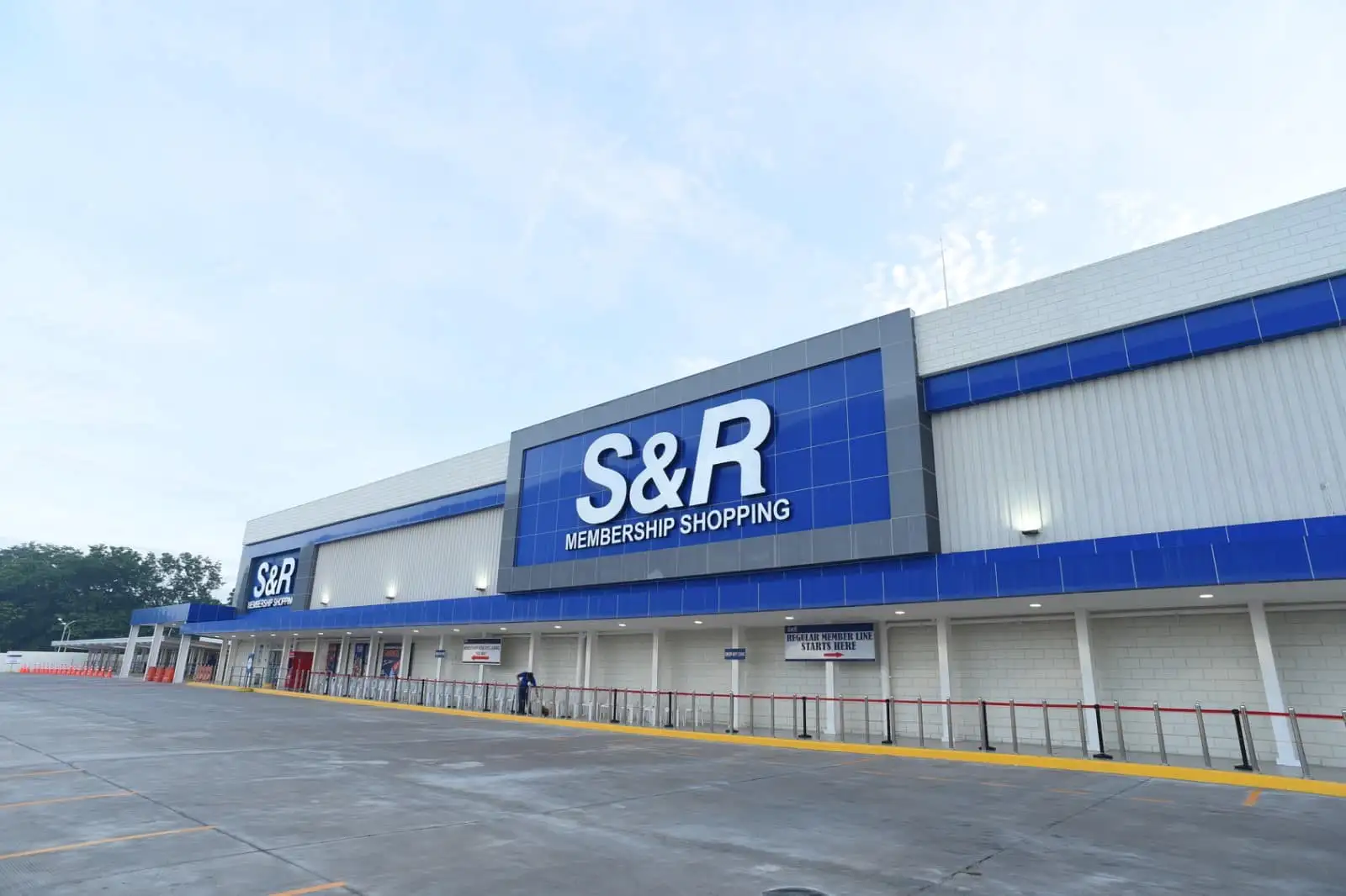 S&R Membership Shopping Malolos Banner