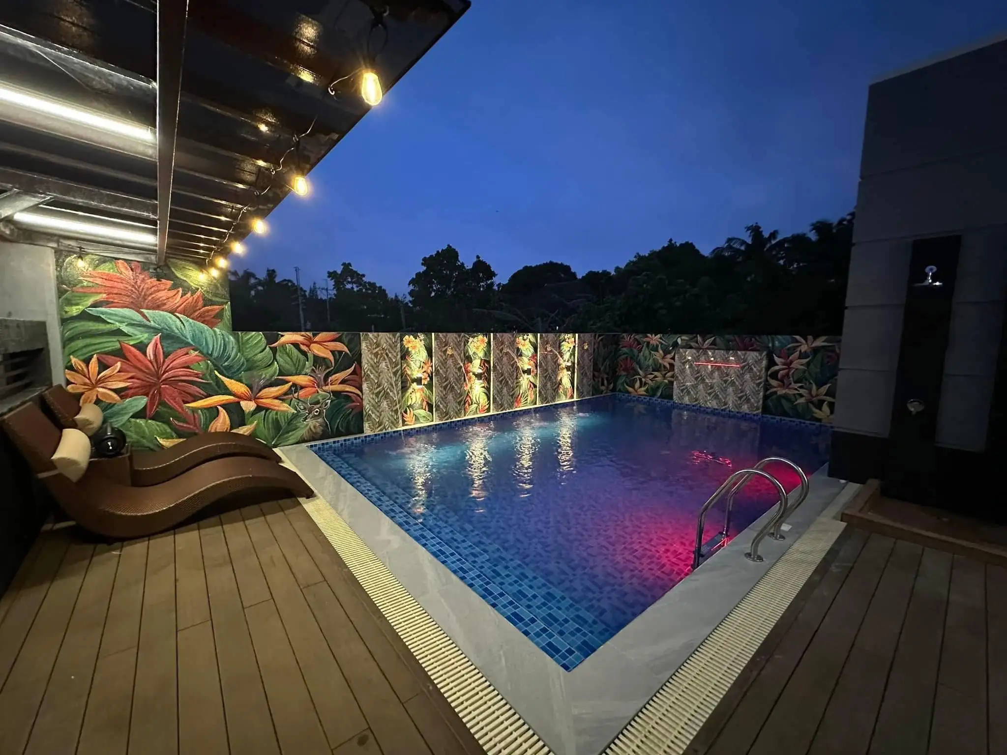 B28 Swimming Pool Construction Services Banner