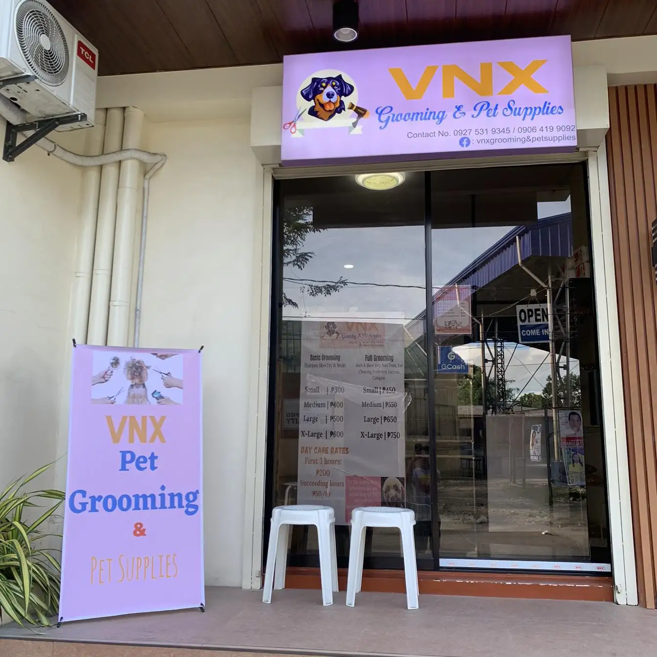 VNX Grooming & Pet Supplies Logo