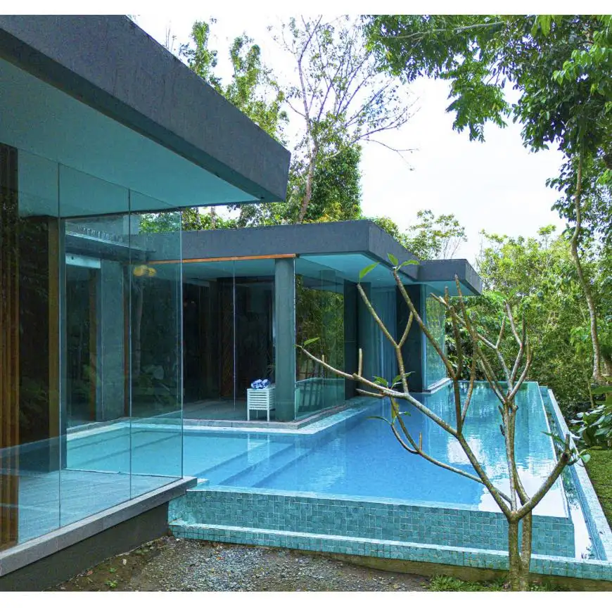 B28 Swimming Pool Construction Services Logo